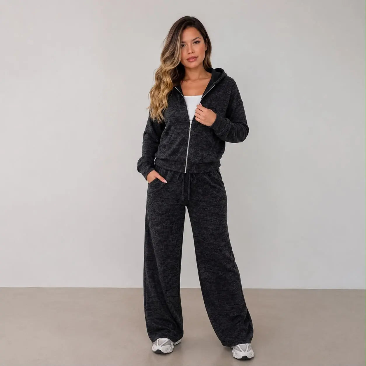 (Kit com 3) Conjunto Feminino em Malha Ribana com Capuz [LIQUIDAÇÃO DE INVERNO]
