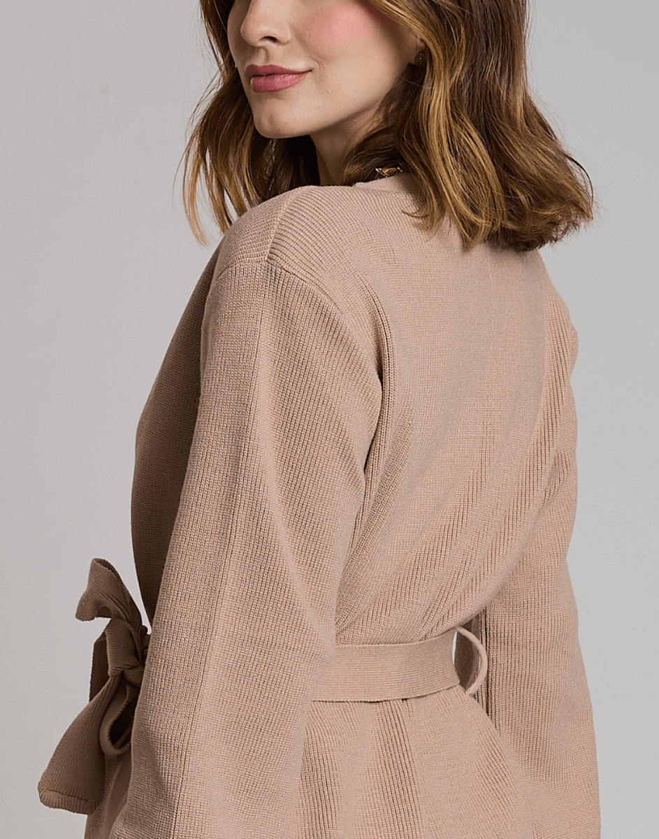 Casaco de Tricot com Faixa Softline Bege - Tricote Modas