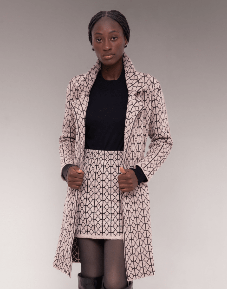 Trench Coat Mousse Geométrico Bege e Preta - Tricote Modas