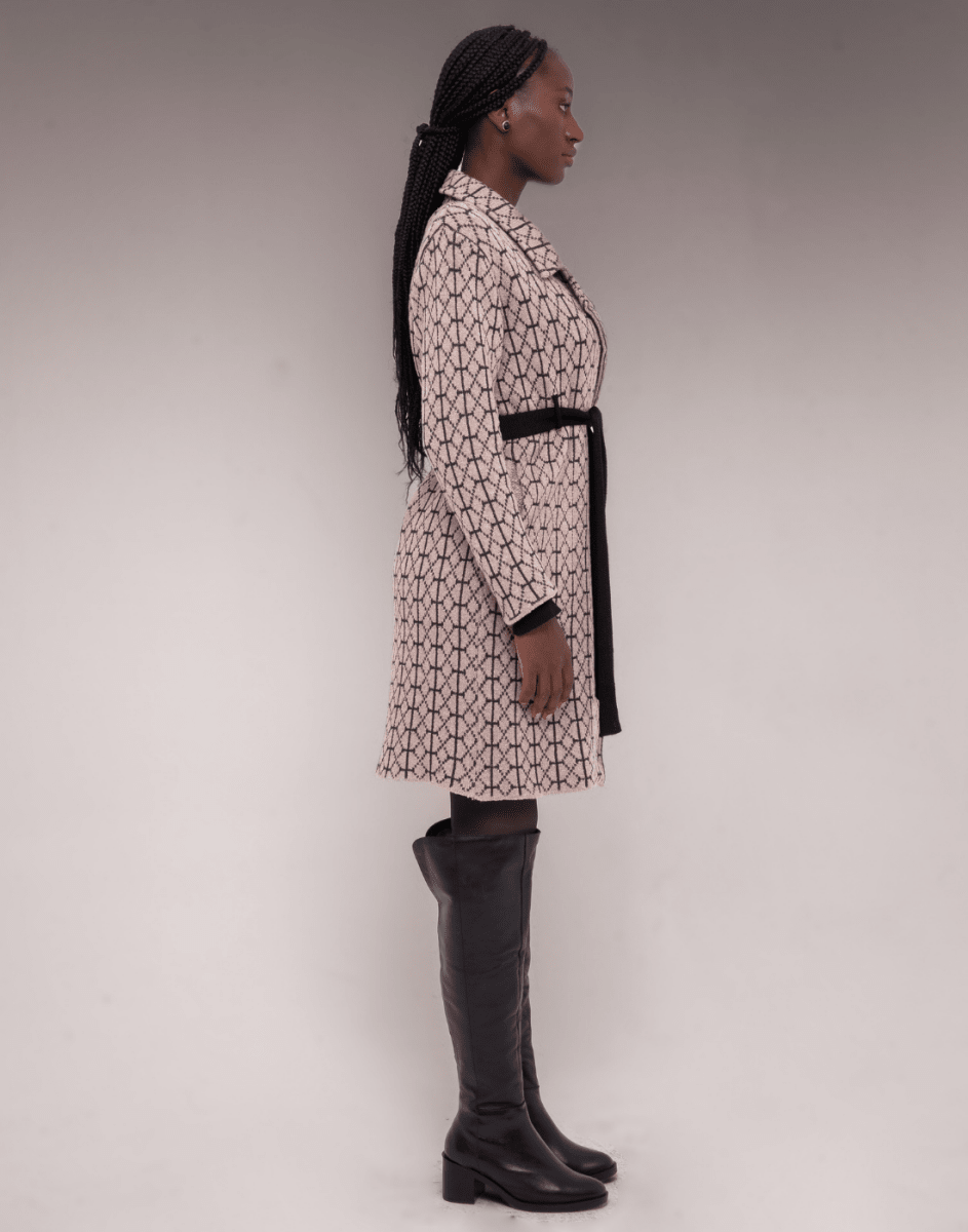 Trench Coat Mousse Geométrico Bege e Preta - Tricote Modas