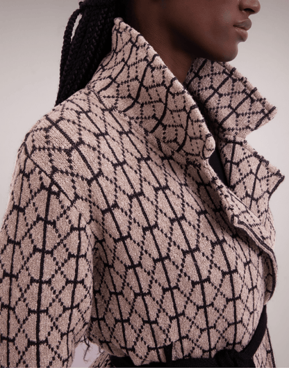 Trench Coat Mousse Geométrico Bege e Preta - Tricote Modas
